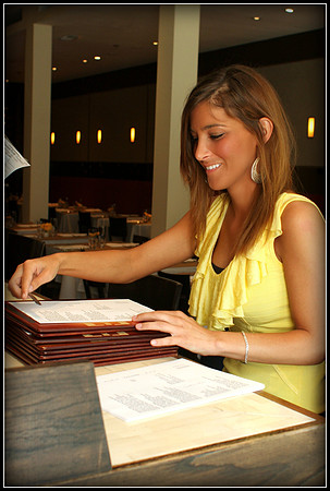 NICHE - HOSTESS