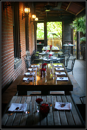 BAILEY'S SIDE PATIO